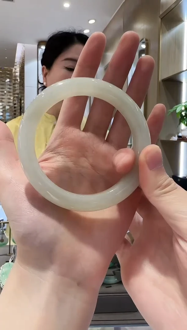 和田玉手镯未镶嵌76