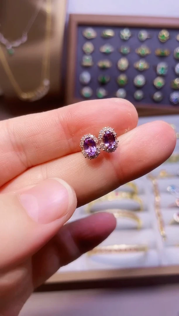 【闪购商品】紫晶耳饰银S925镶嵌一对