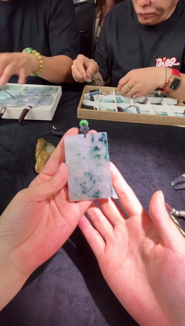 翡翠未镶嵌吊坠(不含链)缅甸天然翡翠A货64号