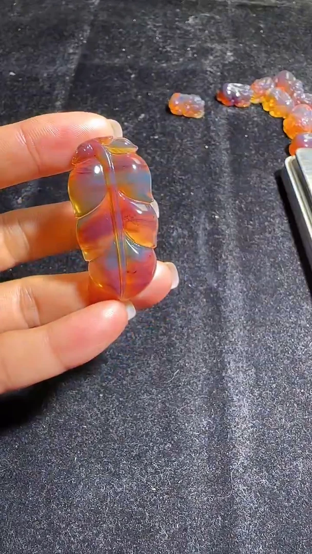 琥珀颈饰未镶嵌26