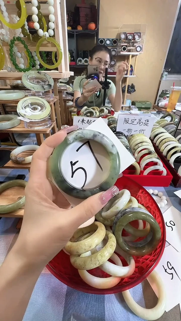 岫玉未镶嵌手镯83