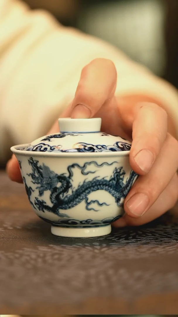 中式不合缝双龙纹盖碗