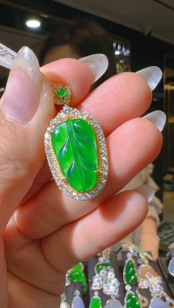 【闪购商品】翡翠吊坠(赠链)银S925镶嵌004（多样性发货）