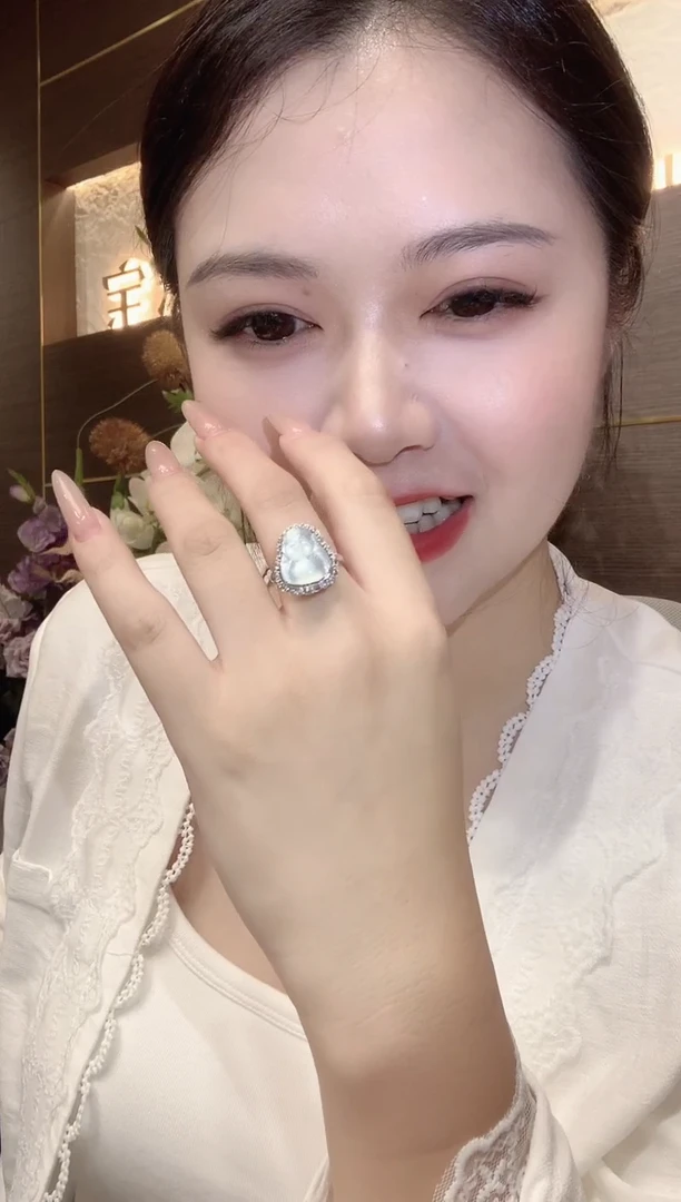 18K金镶嵌戒指翡翠C38