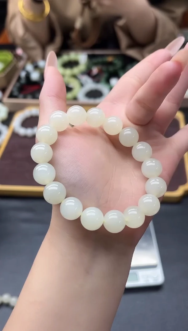 未镶嵌手串和田玉董小姐推荐 多样性发货 拍一发一yngfms12