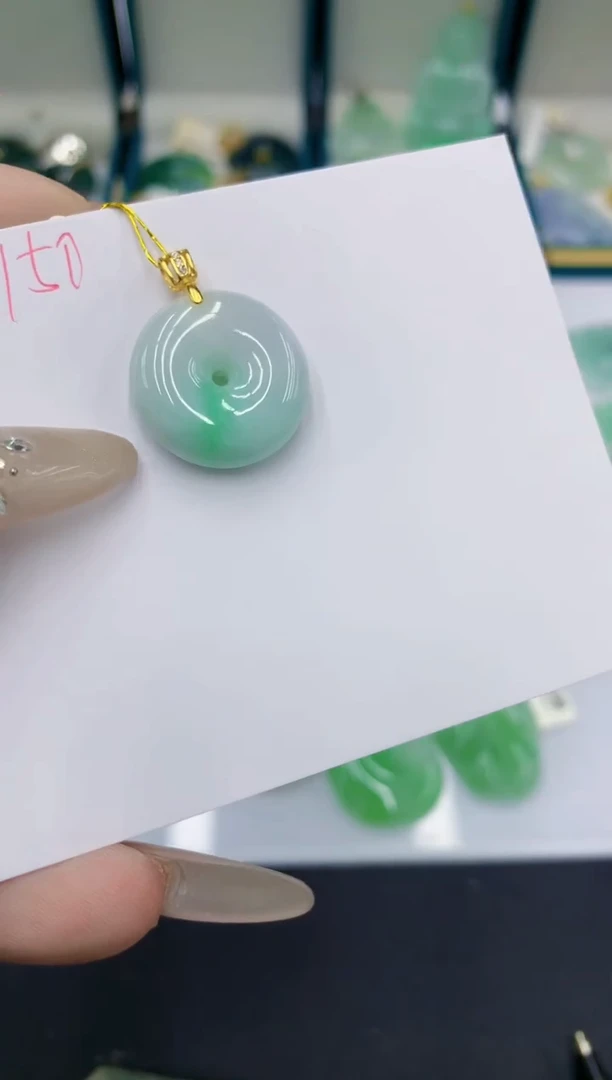 翡翠未镶嵌颈饰11111111111111