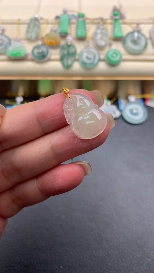 翡翠18K金镶嵌颈饰F21