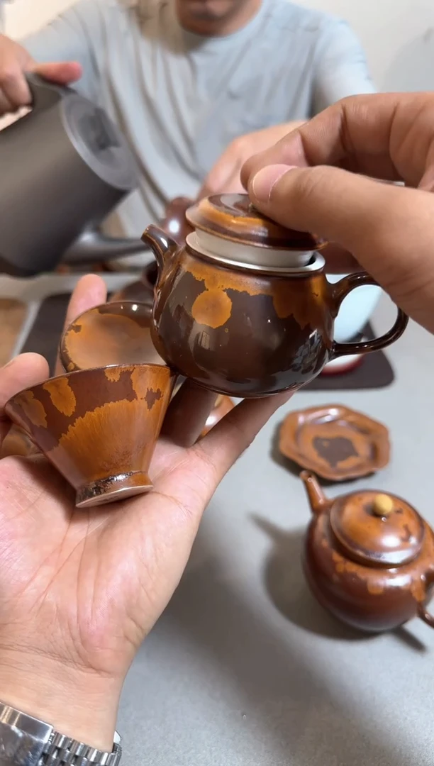 荣器 木首釉 宽口壶