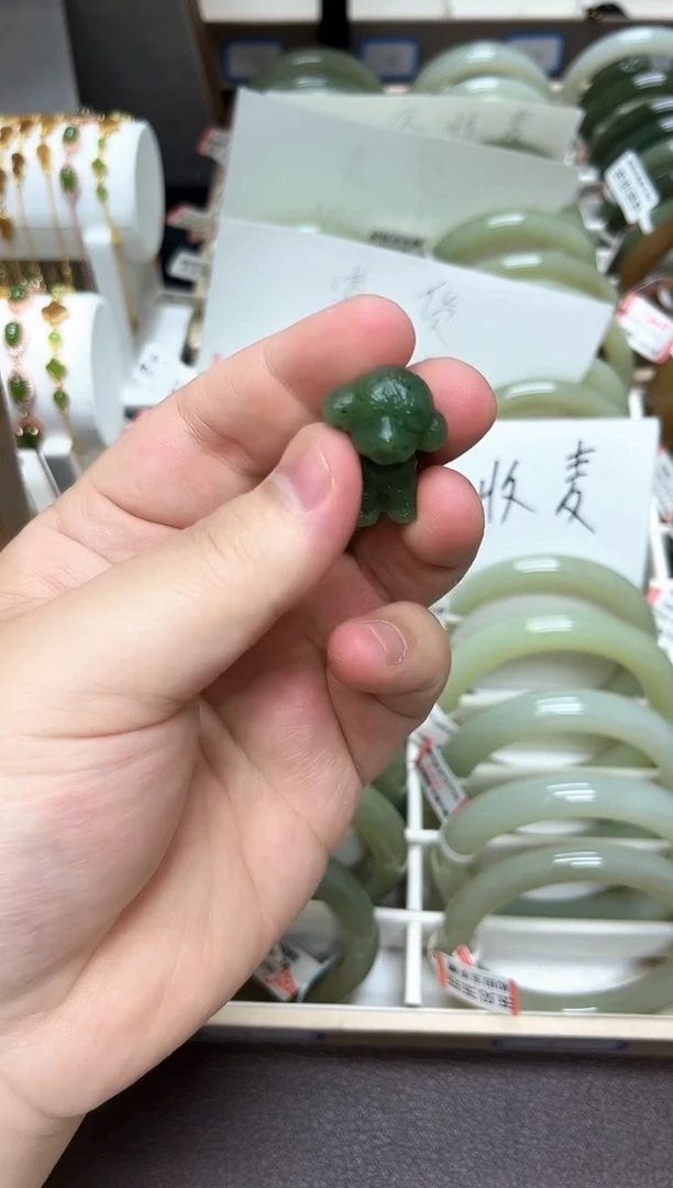 和田玉未镶嵌颈饰和田玉福利碧玉泰迪