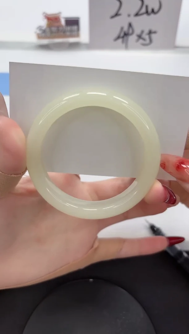 【闪购商品】石英质玉手镯未镶嵌A46-58.3