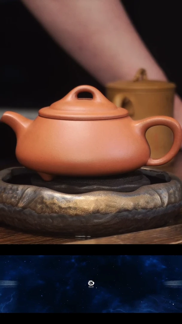 【闪购商品】紫砂茶壶红清水-三足石瓢180cc-CK