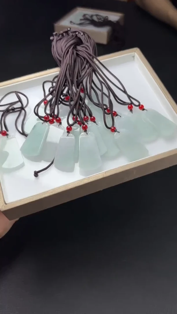 未镶嵌挂件翡翠多样性发一件R703142