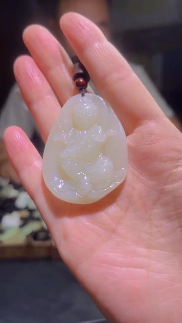 和田玉未镶嵌颈饰`