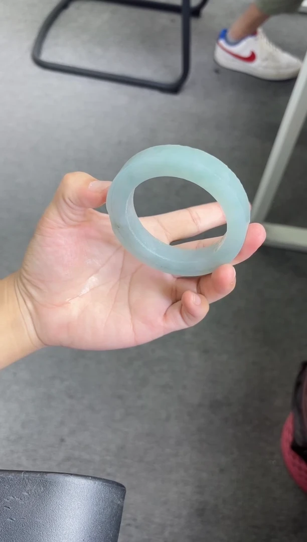 未镶嵌手镯定制翡翠均****奶手镯