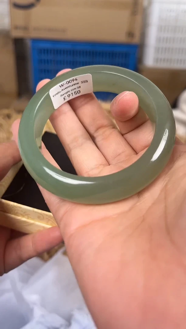 未镶嵌手镯石英质玉W0094