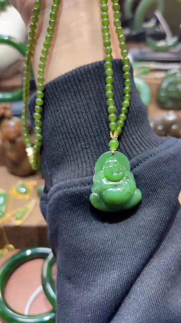 颈饰未镶嵌和田玉（碧玉）1