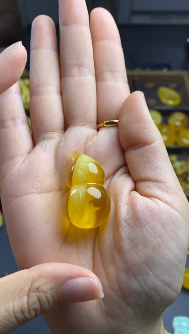 蜜蜡吊坠(不含链)未镶嵌议*葫芦吊坠