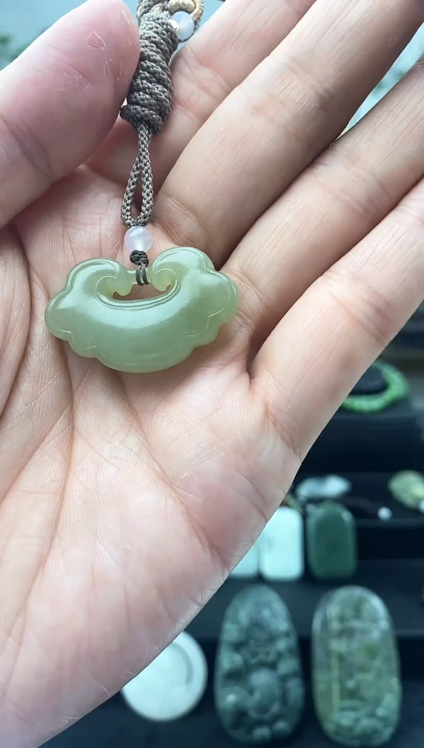 和田玉未镶嵌颈饰1