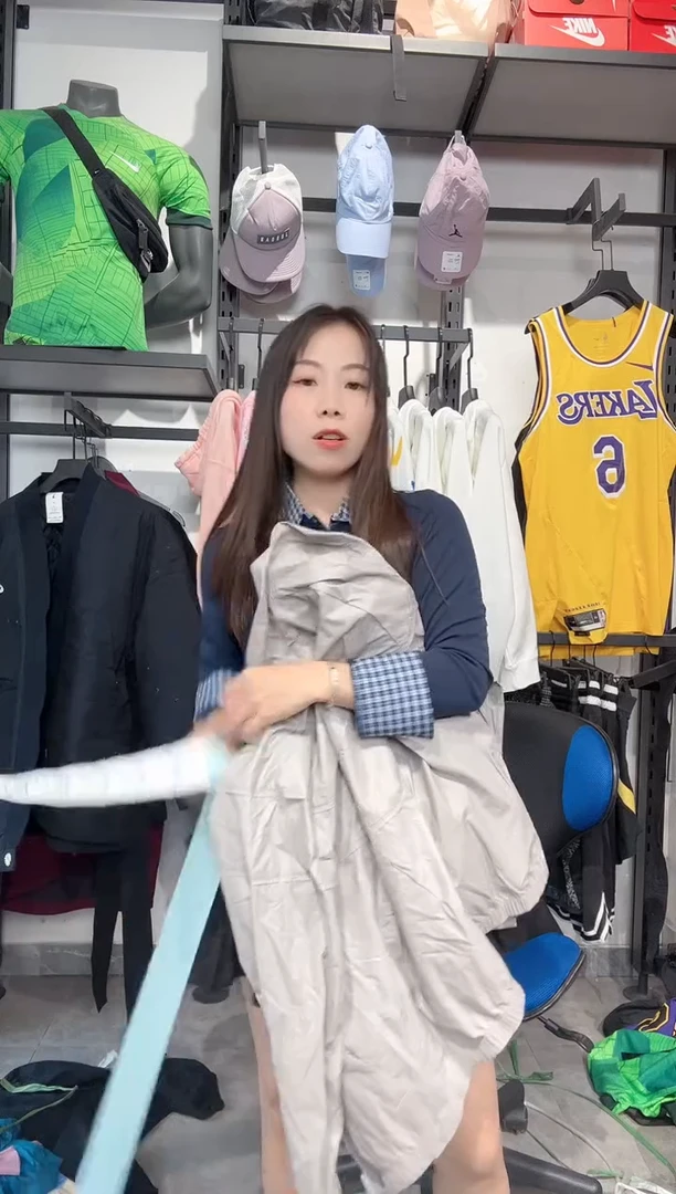 1769    编码 瑕疵款直播间过款为准 尺码