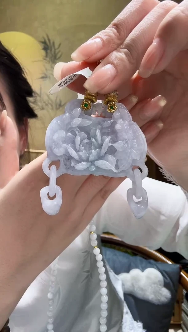 颈饰未镶嵌翡翠吊坠