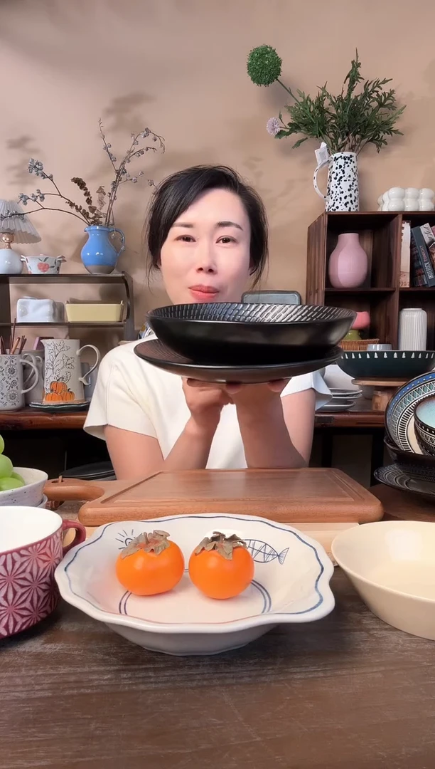 8英寸浮雕黑碗盘微瑕