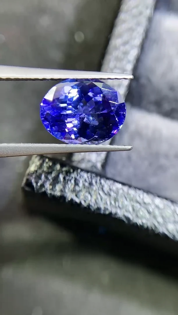 【闪购商品】定制坦桑石定制未镶嵌2.865克拉天然