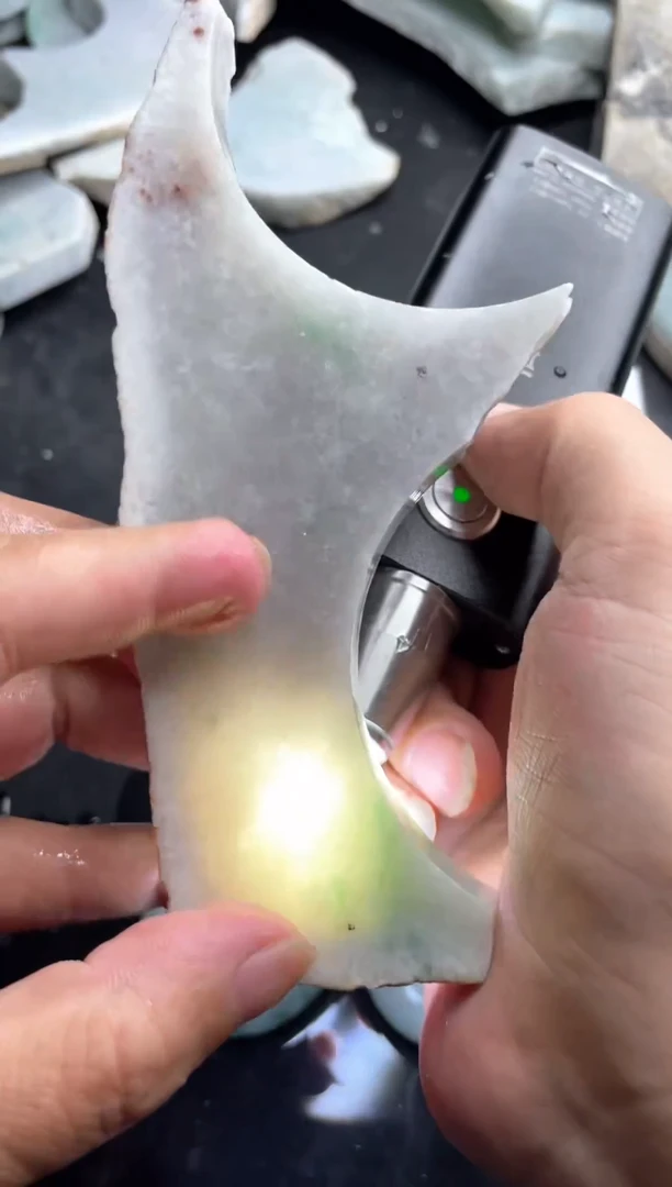 翡翠未镶嵌颈饰天然翡翠玉石47