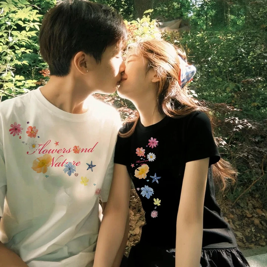 情侣装夏天款一男一女2025新款网红小众潮牌短袖女t恤显瘦正肩ins