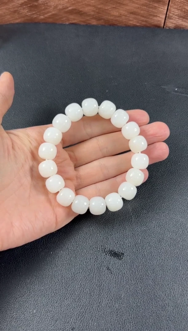 手串未镶嵌和田玉天泰微色差卡12手串JM