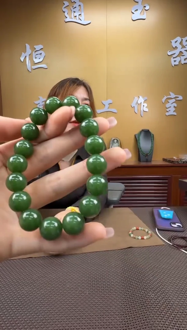 颈饰未镶嵌和田玉手串12mm