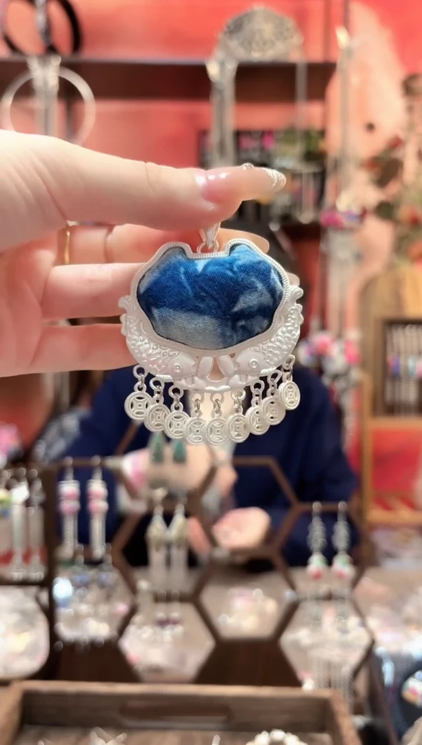 织绣云织谣民族风精美饰品   48