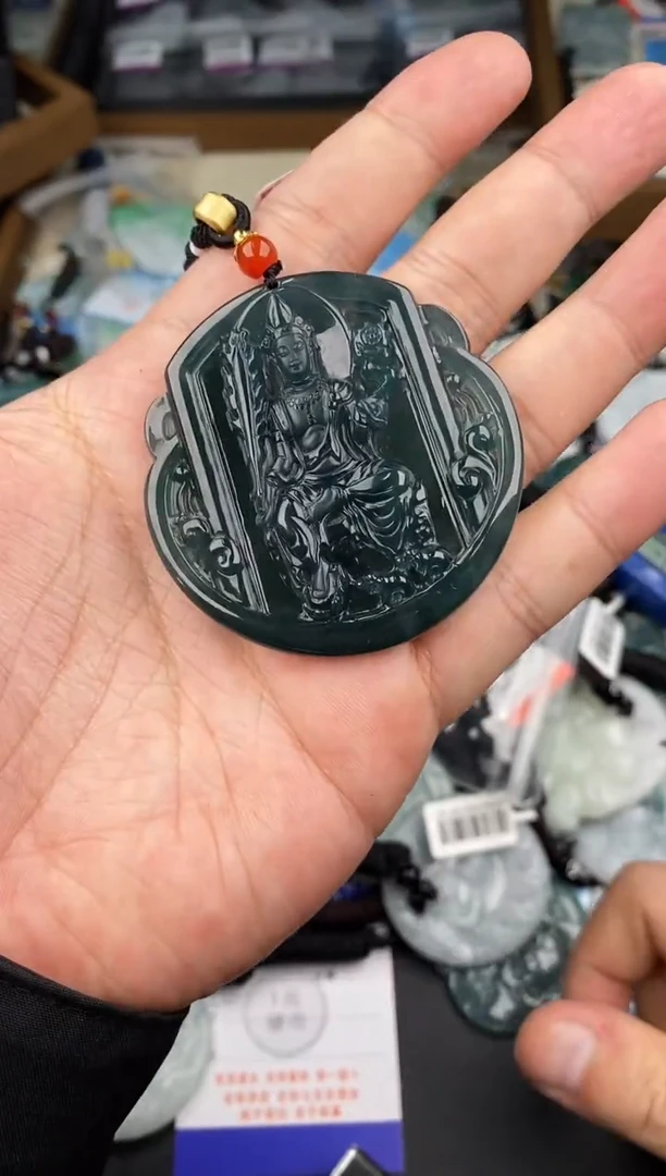 【闪购商品】翡翠颈饰未镶嵌  天然翡翠，一物一图