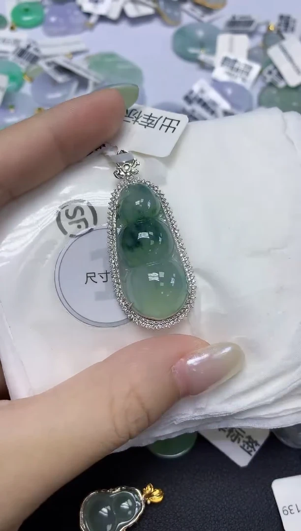 翡翠18K金镶嵌颈饰天然缅甸翡翠A货百元以上9元证书费自理