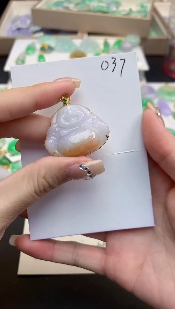 颈饰18K金镶嵌翡翠天然缅甸a货翡翠