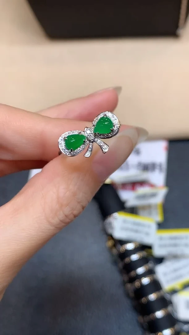 18K金镶嵌戒指翡翠1【无鉴赏期】水滴【无服务费