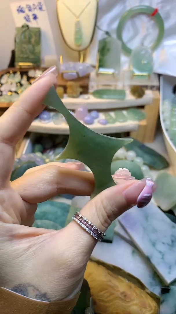 未镶嵌挂件翡翠缅甸A货翡翠,没有运费险,有纹有裂