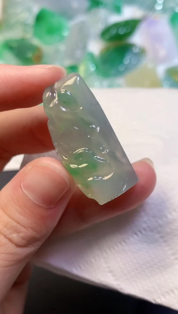 颈饰未镶嵌翡翠
