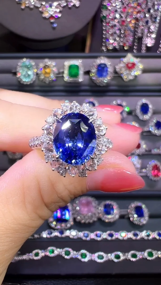 矢车菊戒指蓝宝石18K金镶嵌3.63ct