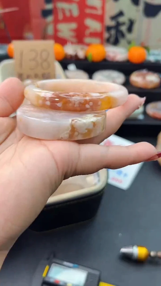 【闪购商品】石英质玉手镯未镶嵌赠送镯心（57圈口）