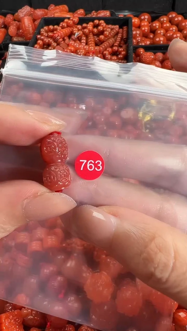 颈饰未镶嵌南红玛瑙1
