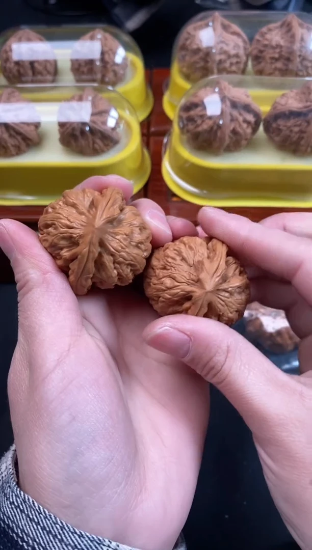把件文玩核桃红锦鲤38尺Q175