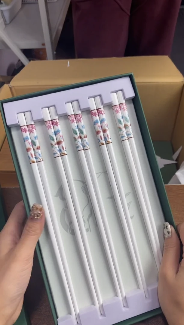 【闪购商品】瓷片隆莲瓷器欢迎大家