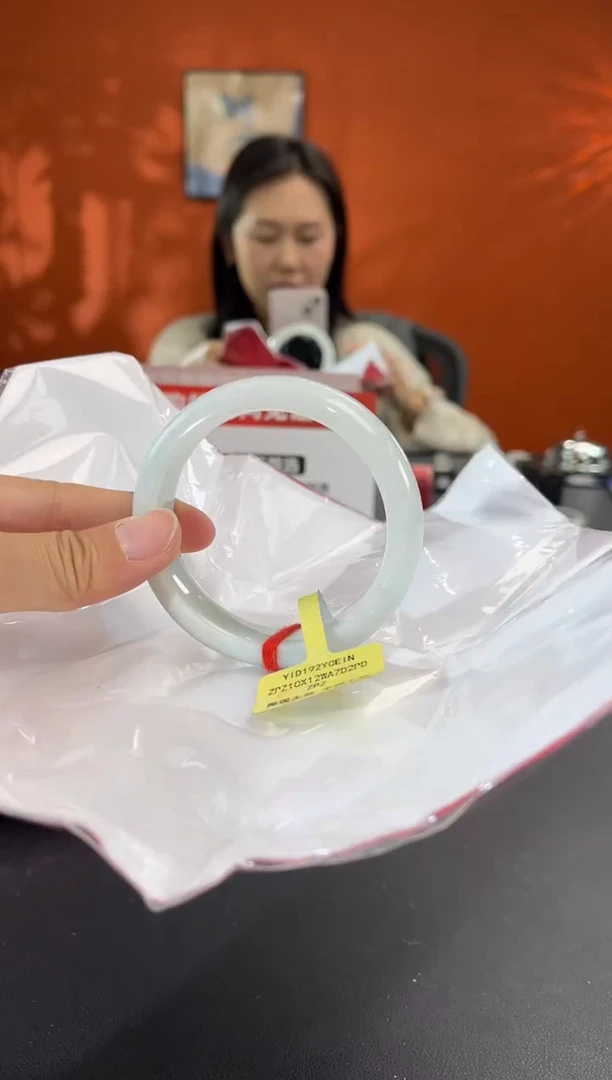 未镶嵌手镯翡翠10