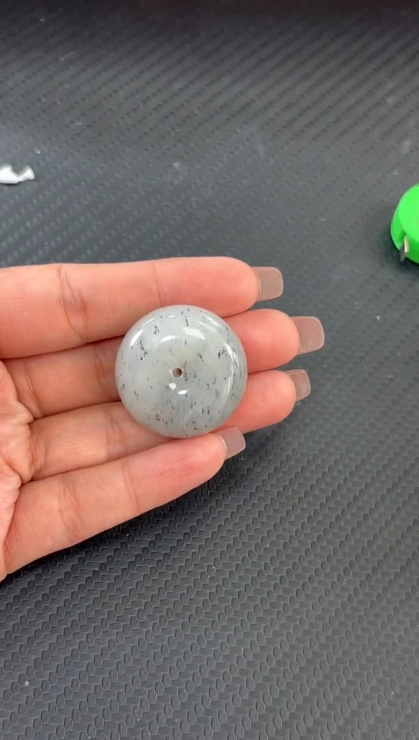 和田玉未镶嵌吊坠(赠链)黑山微色差平安扣Mm