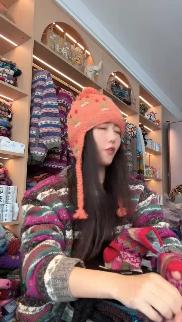 羊毛橘粉色樱桃护耳帽