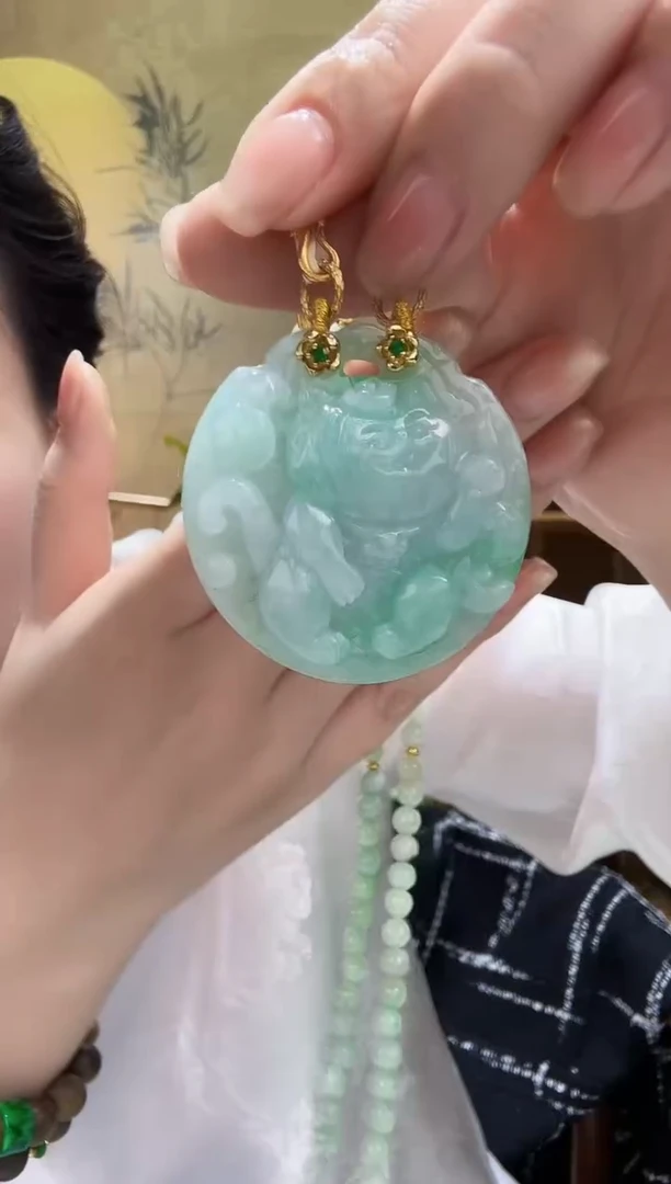 颈饰未镶嵌翡翠吊坠