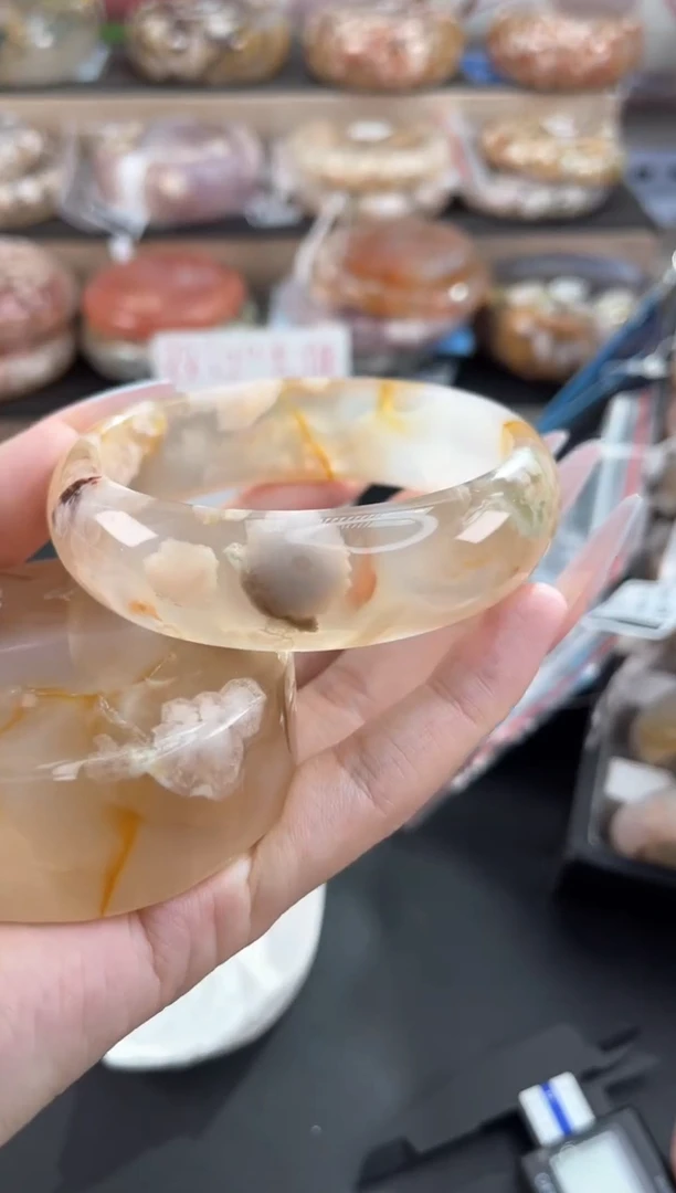 未镶嵌手镯石英质玉62