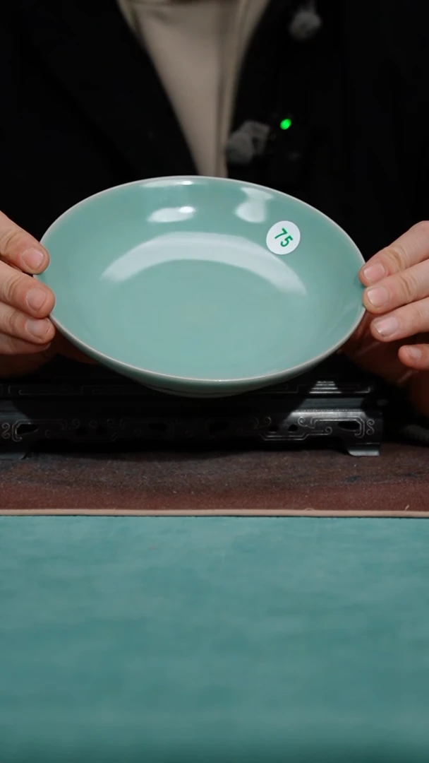 【闪购商品】75-10+20外刻莲瓣盘（带包装）