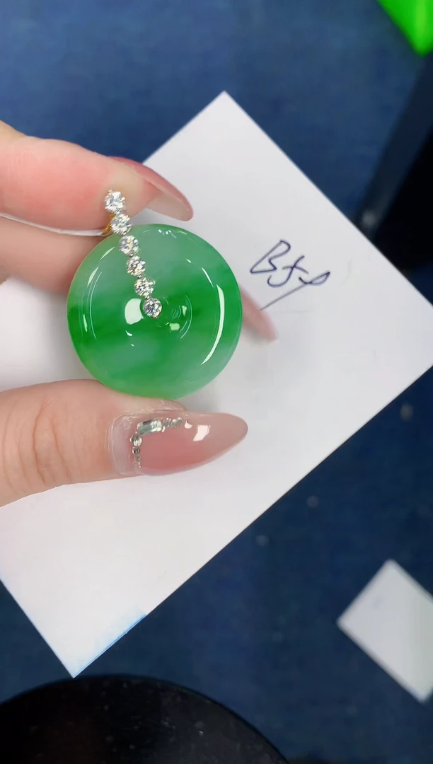 【闪购商品】翡翠颈饰18K金镶嵌000000000