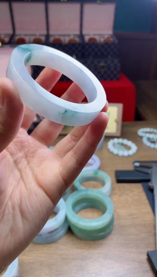 未镶嵌手镯定制翡翠用****0定制